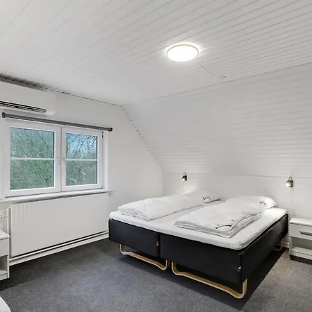3 Bedroom Awesome In * Spottrup