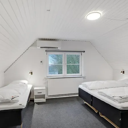 3 Bedroom Awesome In *