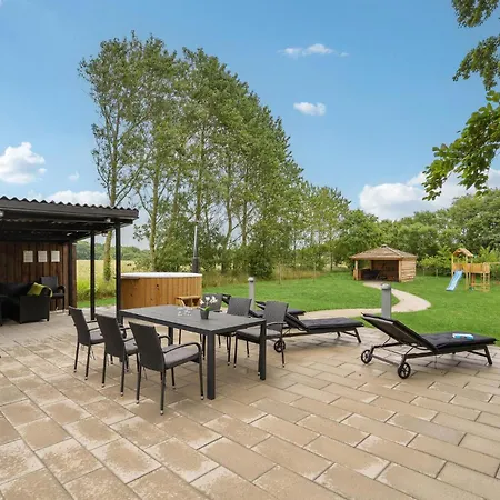 3 Bedroom Awesome In *