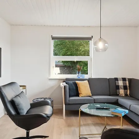 3 Bedroom Awesome In Casa vacanze Spottrup